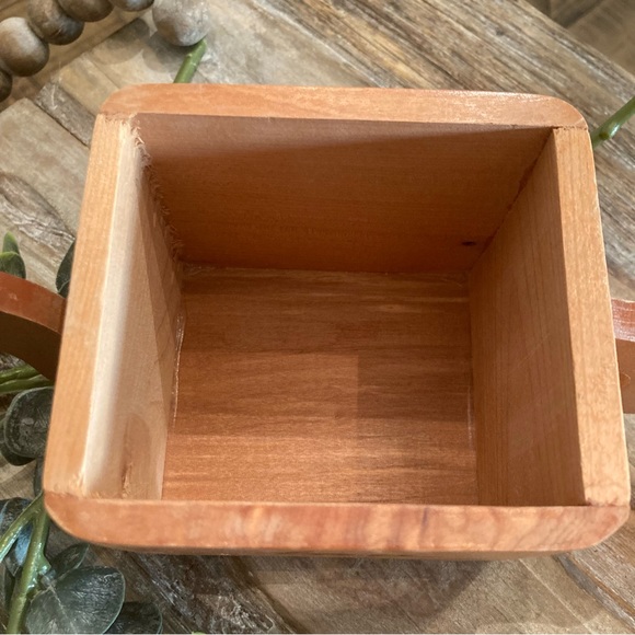 UNIQUE HANDCRAFTED WOOD TEA CONTAINER - Picture 12 of 12